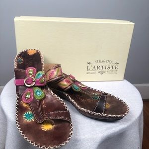 - L’artiste leather sandal- size 6.5
